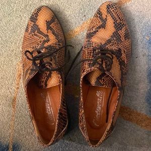 Lintervalle animal print brogues